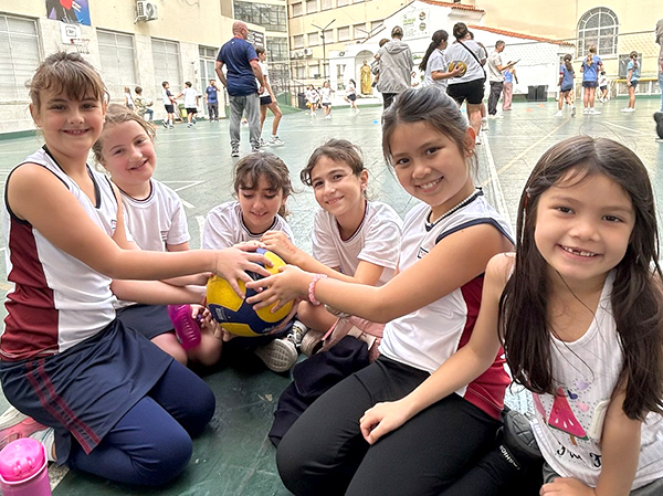 Minivoley en el Colegio Santa Teresa